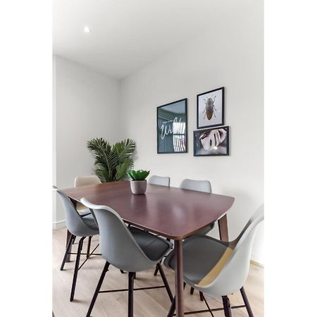 Modern And Hearty House Apartment Enfield Bagian luar foto