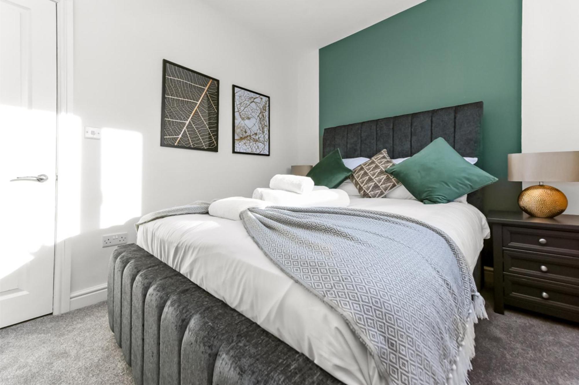 Modern And Hearty House Apartment Enfield Bagian luar foto